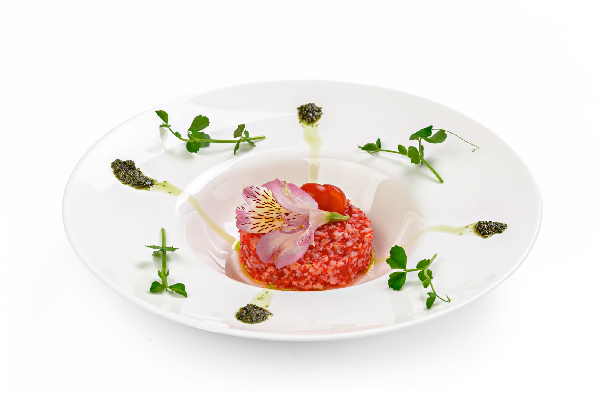 Piatto moderno impiattato con cura